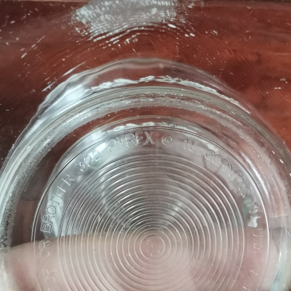 Vintage Pyrex Colonial Mist White Lace Set of 2 Bowls - Picture 3 of 3